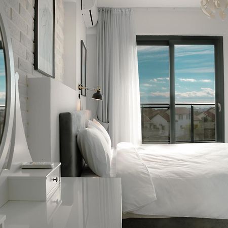 Terra Apartments In Caesar Blue Resort, Fixed Lunch Till 3Pm, Gym, Heated Pool, Sauna, Kids Club Rizokarpaso Exterior photo